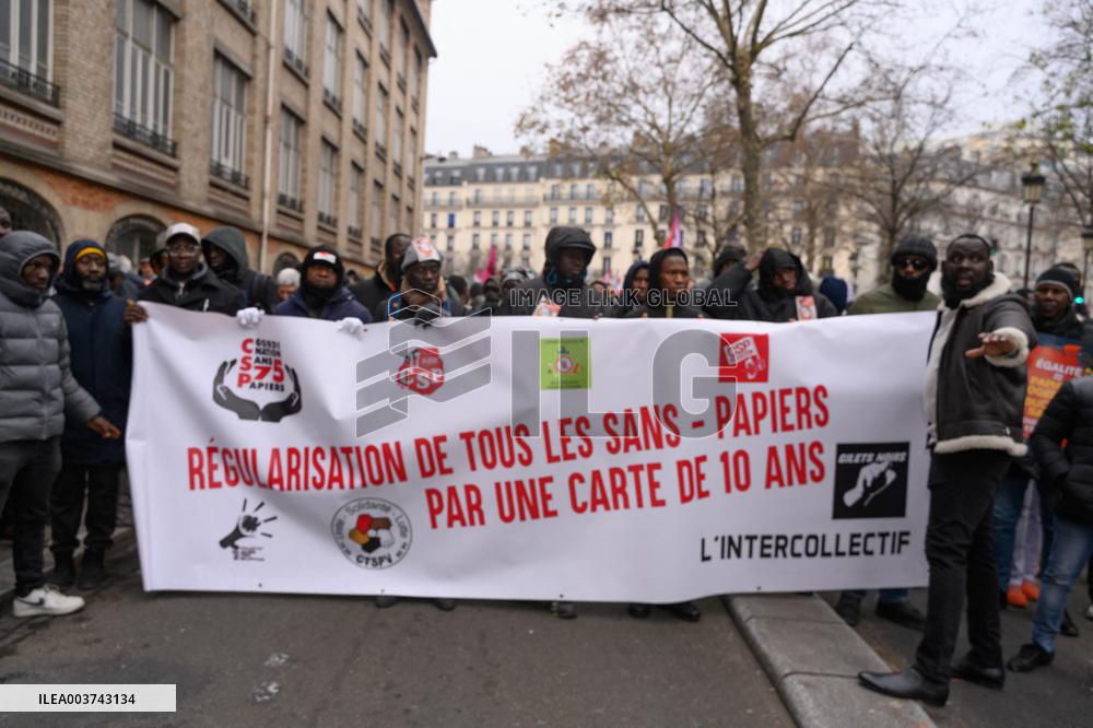 March For Migrants Rights - Paris