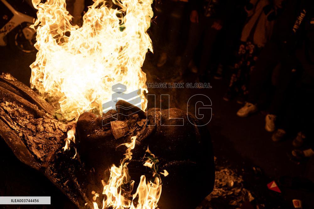 Statue of Former Syrian President Hafez al-Assad Fired - Damascus