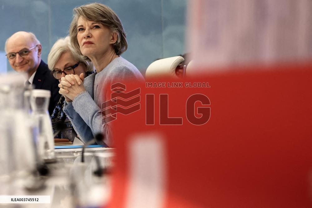 President Macron chairs CIC on the situation in Mayotte - Paris