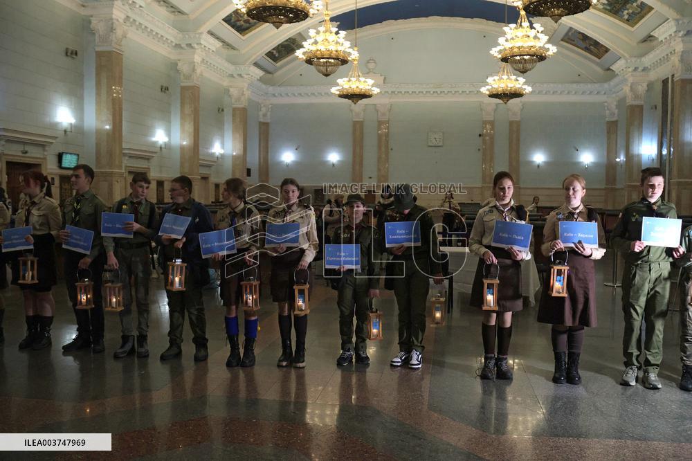 Plast scouts bring Peace Light of Bethlehem to Kyiv