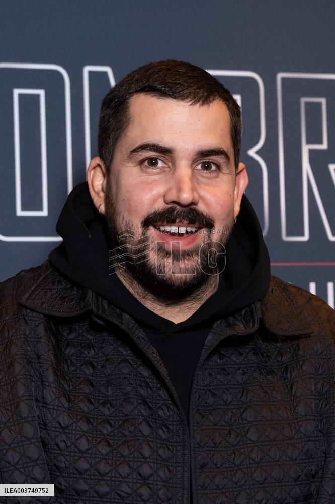 Dans L'ombre Premiere - Paris AJ