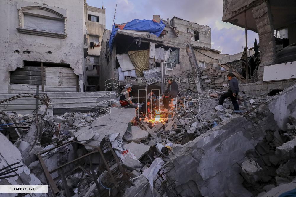 Death Toll Tops 45,000 Palestinians - Gaza