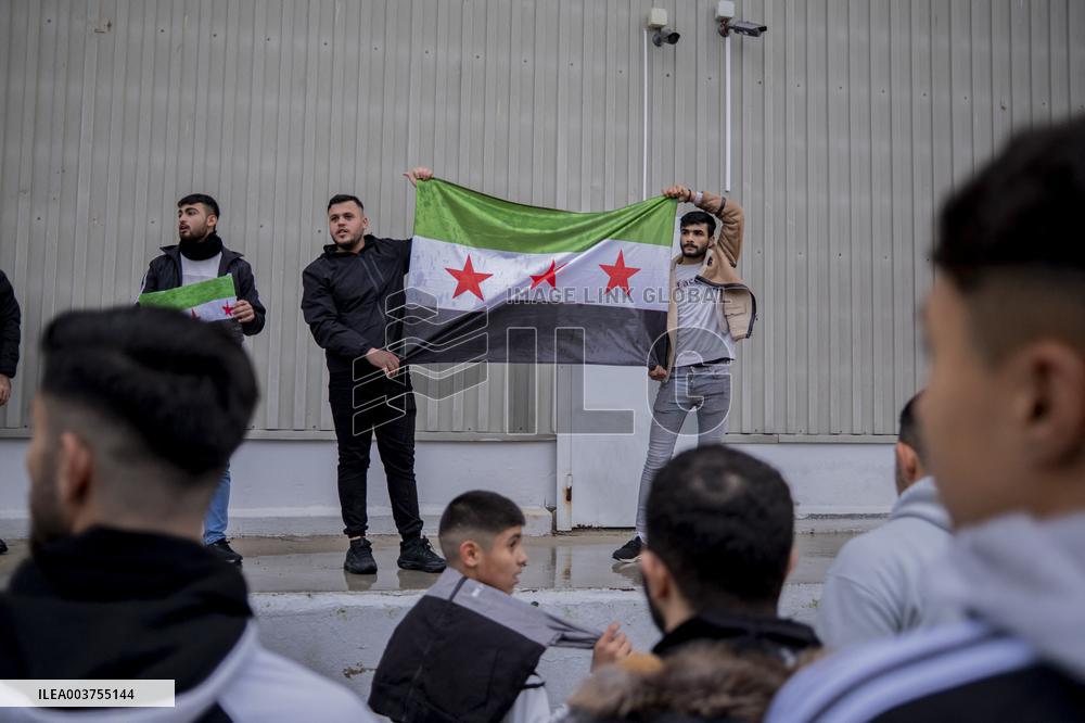 Syrians Celebrate The Fall Of Al-Assad - Izmir