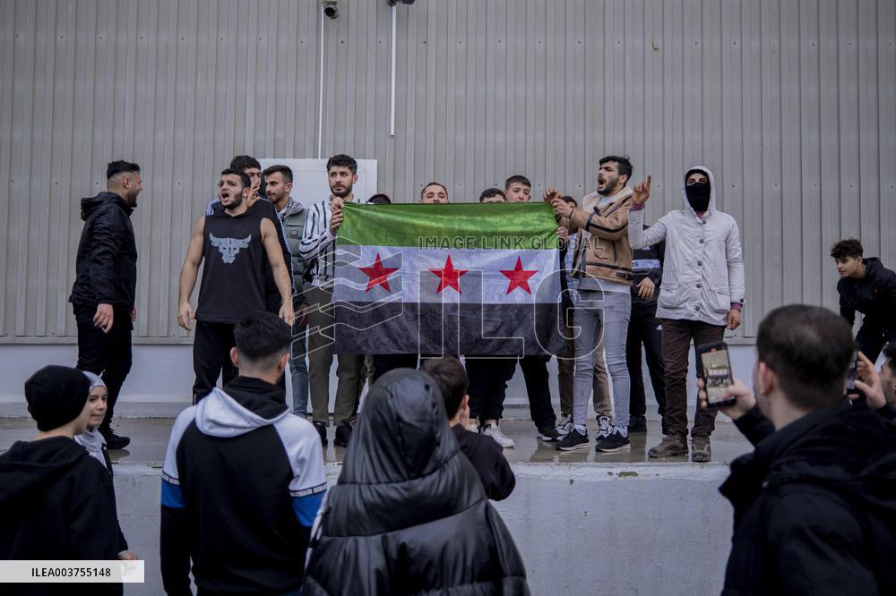 Syrians Celebrate The Fall Of Al-Assad - Izmir