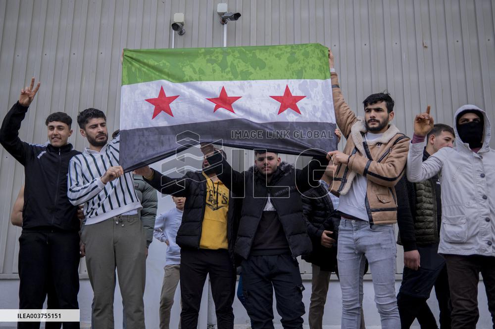 Syrians Celebrate The Fall Of Al-Assad - Izmir