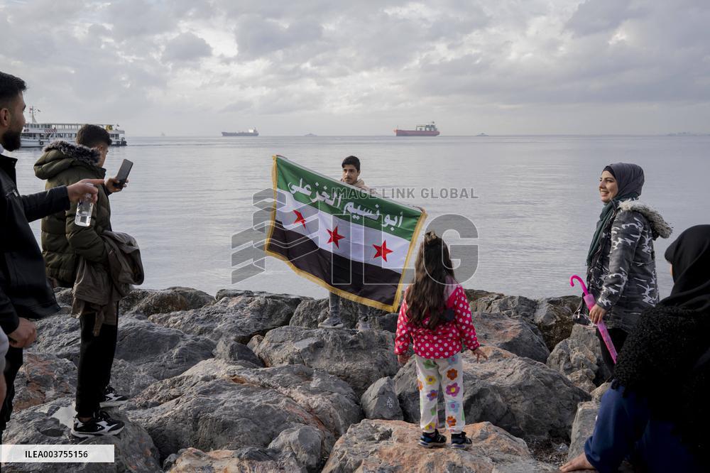 Syrians Celebrate The Fall Of Al-Assad - Izmir