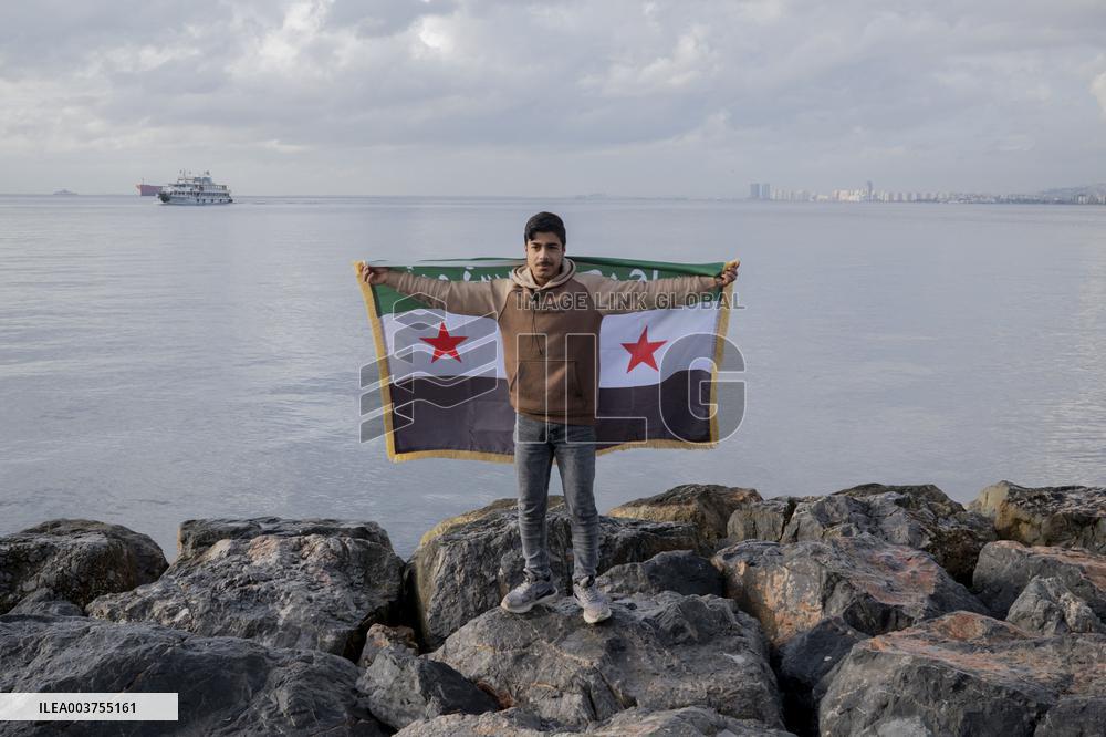 Syrians Celebrate The Fall Of Al-Assad - Izmir