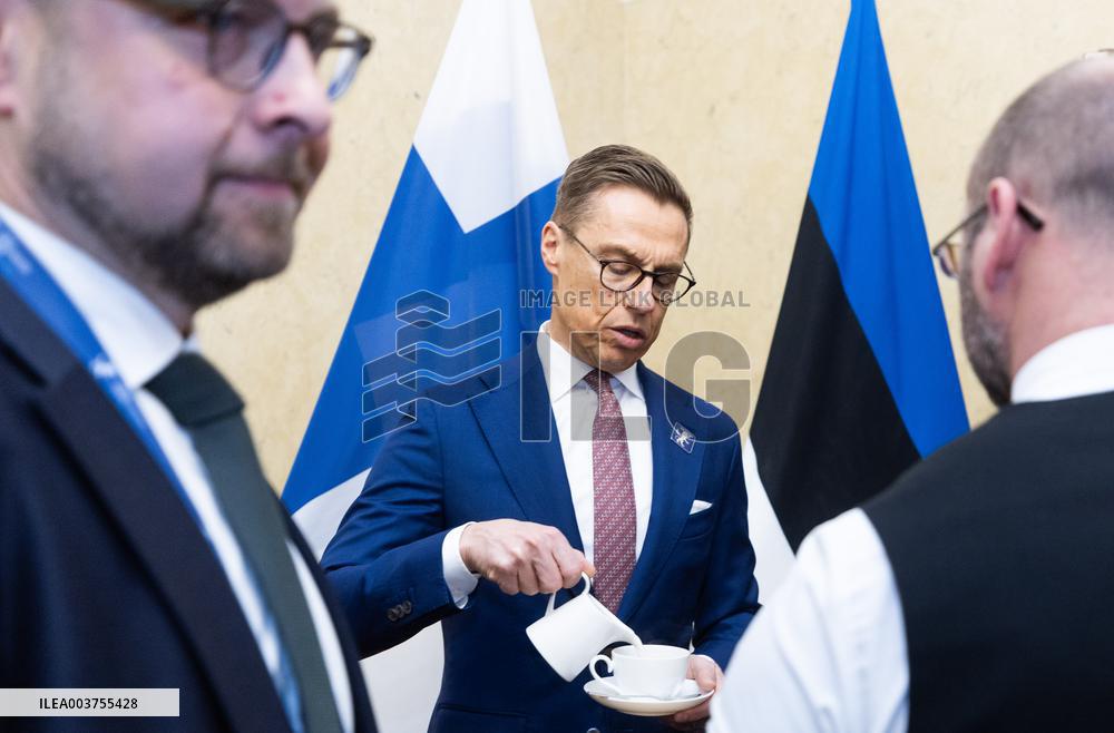 Meeting of Stubb and Karis