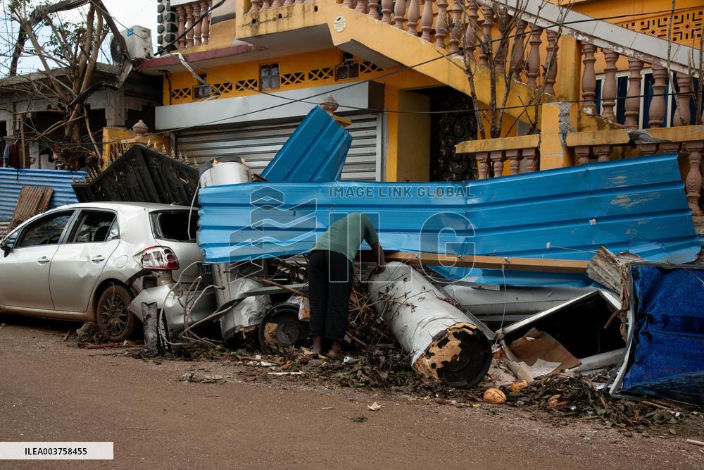 Staff Accommodation For Doctors At The Chm  Destroyed - Mayotte