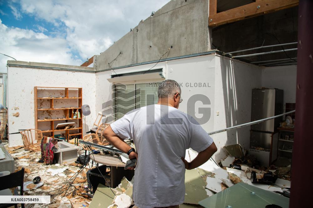 Staff Accommodation For Doctors At The Chm  Destroyed - Mayotte