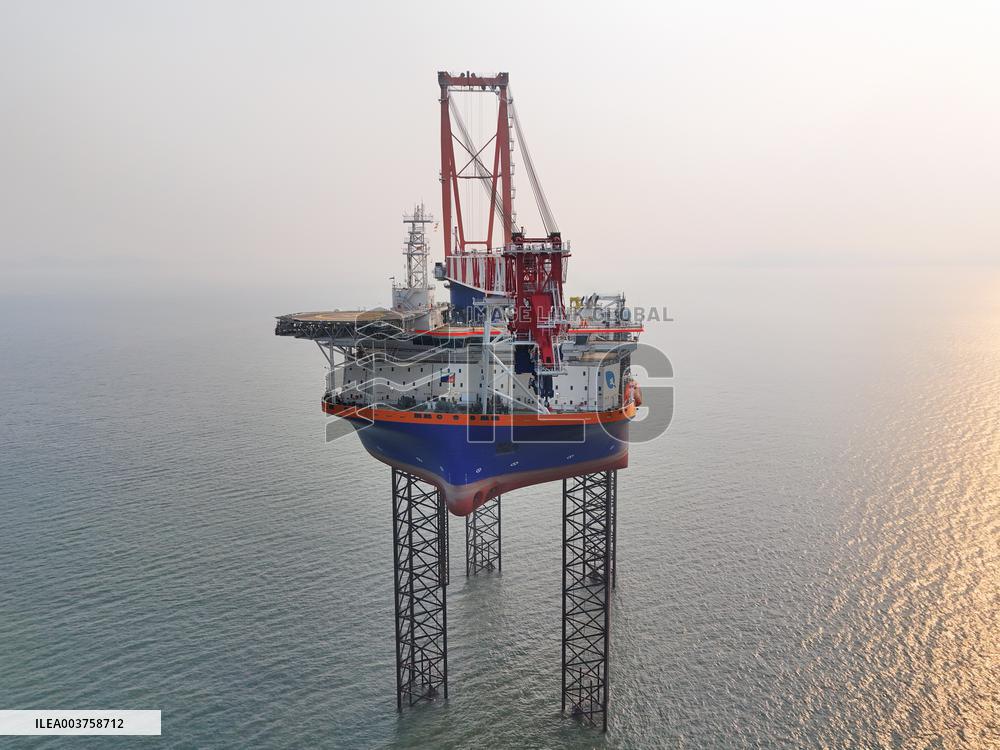 BOREAS Vessel Conducts Lifting Tests in The Sea in Yantai