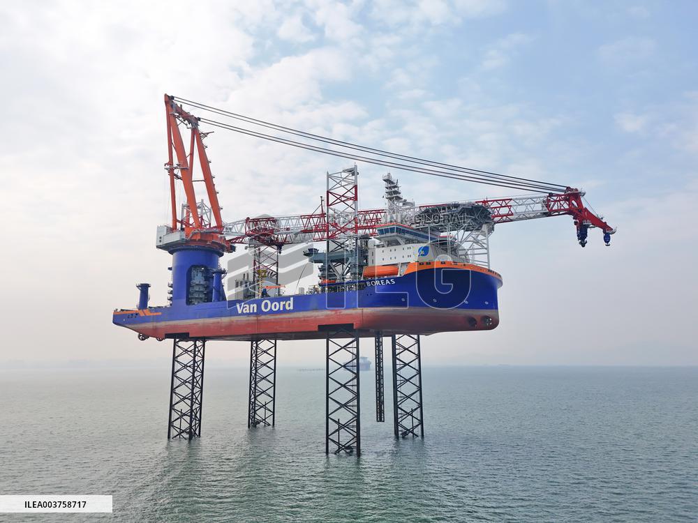 BOREAS Vessel Conducts Lifting Tests in The Sea in Yantai