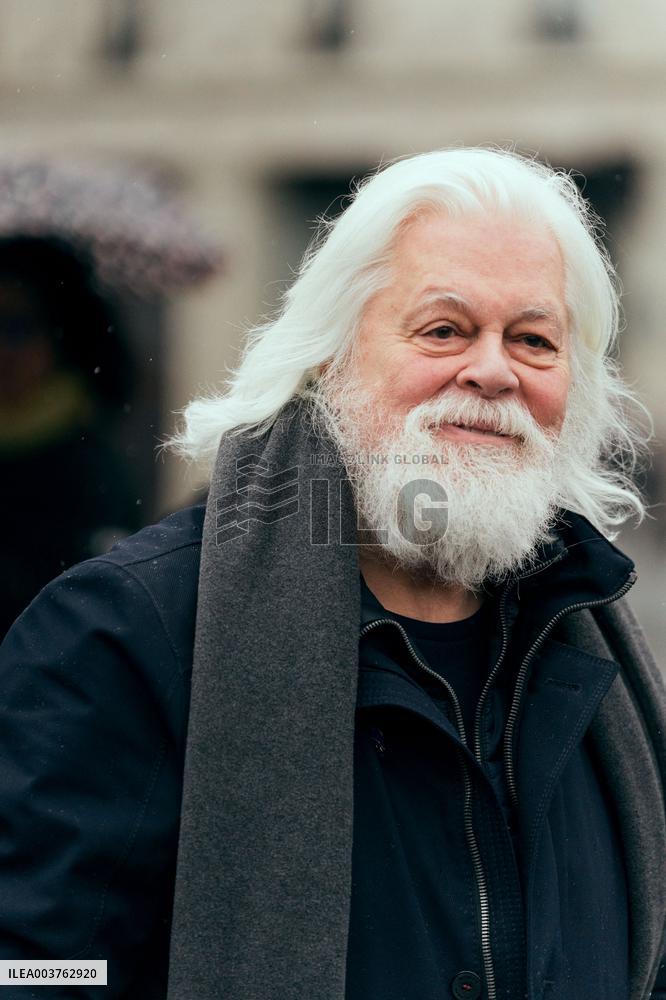 Paul Watson during a Press Conference - Paris AJ