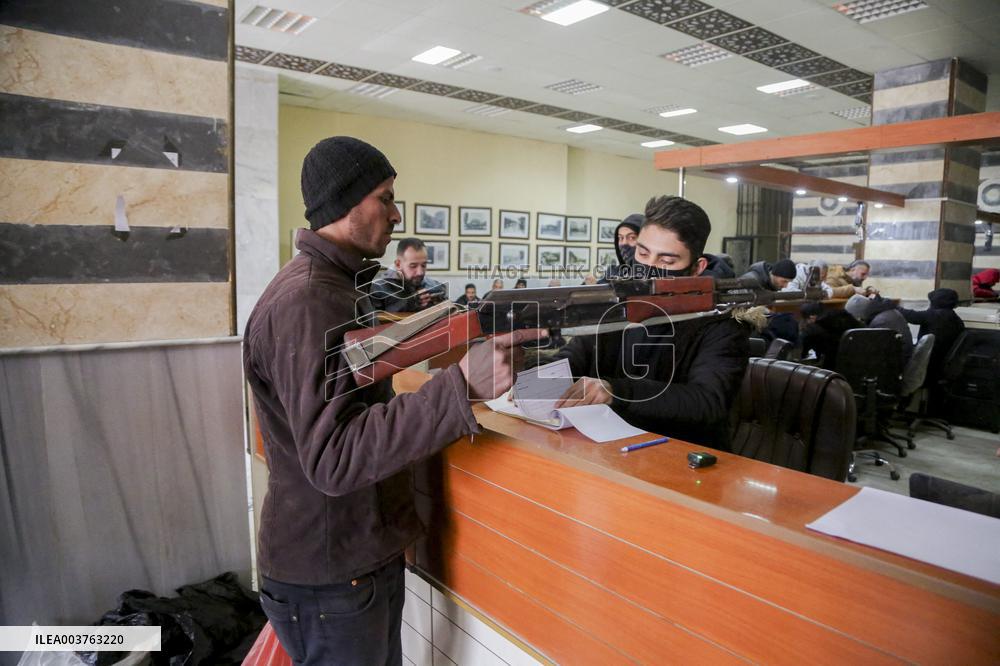 Long queues outside settlement center for temporary protection cards - Syria