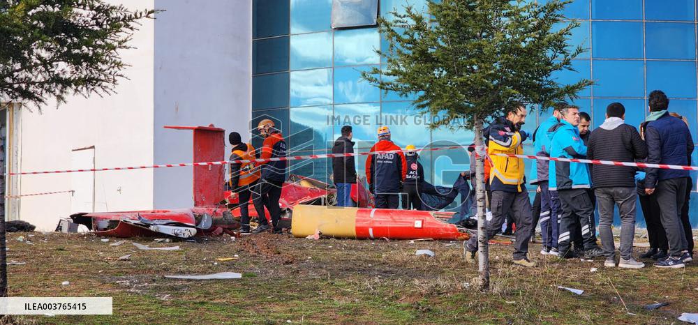 Four killed in helicopter crash at Turkish hospital - Mugla