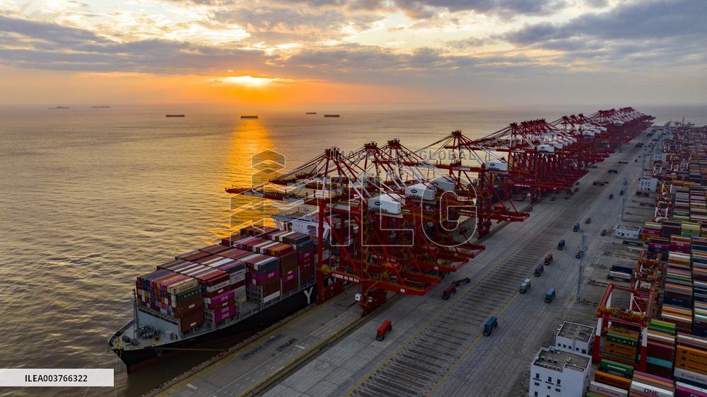 Shanghai Port Container Annual Throughput Exceeded 50 Million TEU