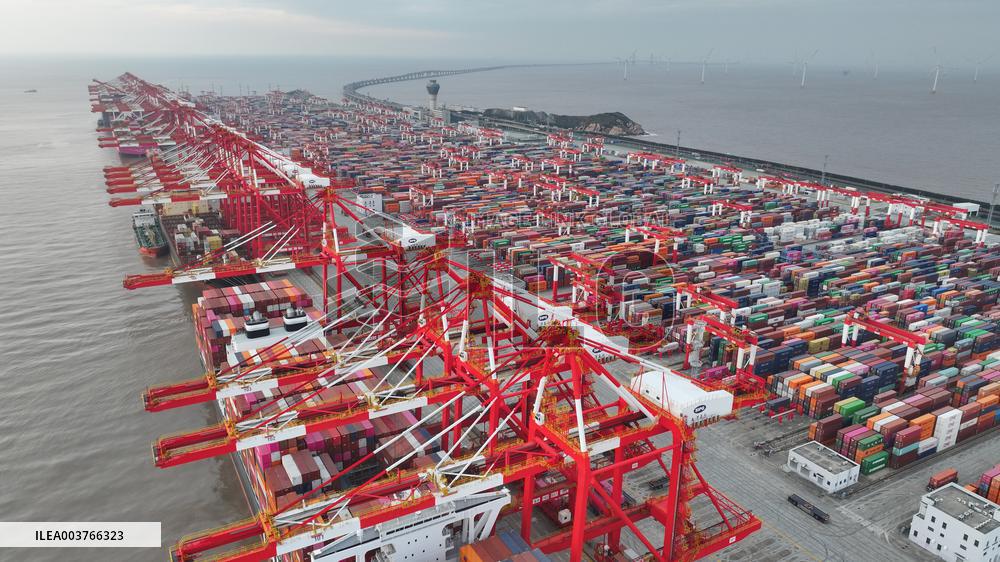 Shanghai Port Container Annual Throughput Exceeded 50 Million TEU