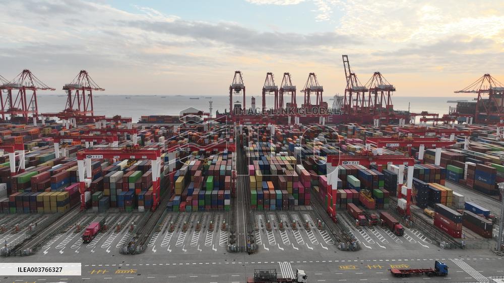 Shanghai Port Container Annual Throughput Exceeded 50 Million TEU