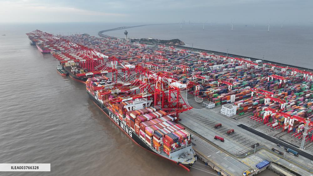 Shanghai Port Container Annual Throughput Exceeded 50 Million TEU