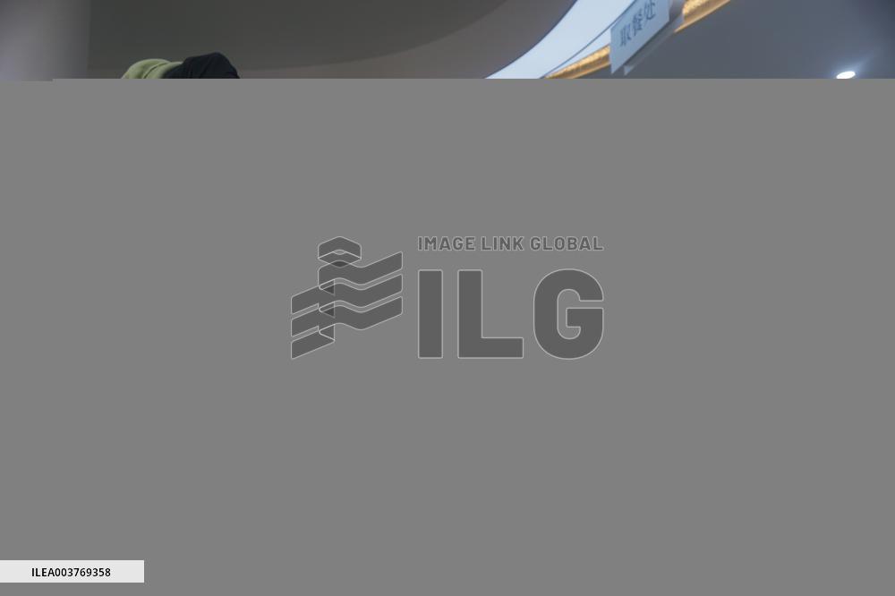 Xiangpiaopiao's First Offline Milk Tea Store in Hangzhou