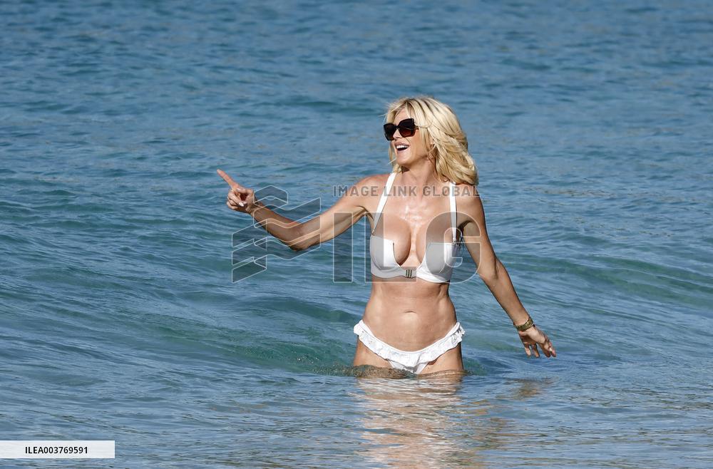 Victoria Silvstedt Enjoying The Sun In St Barths