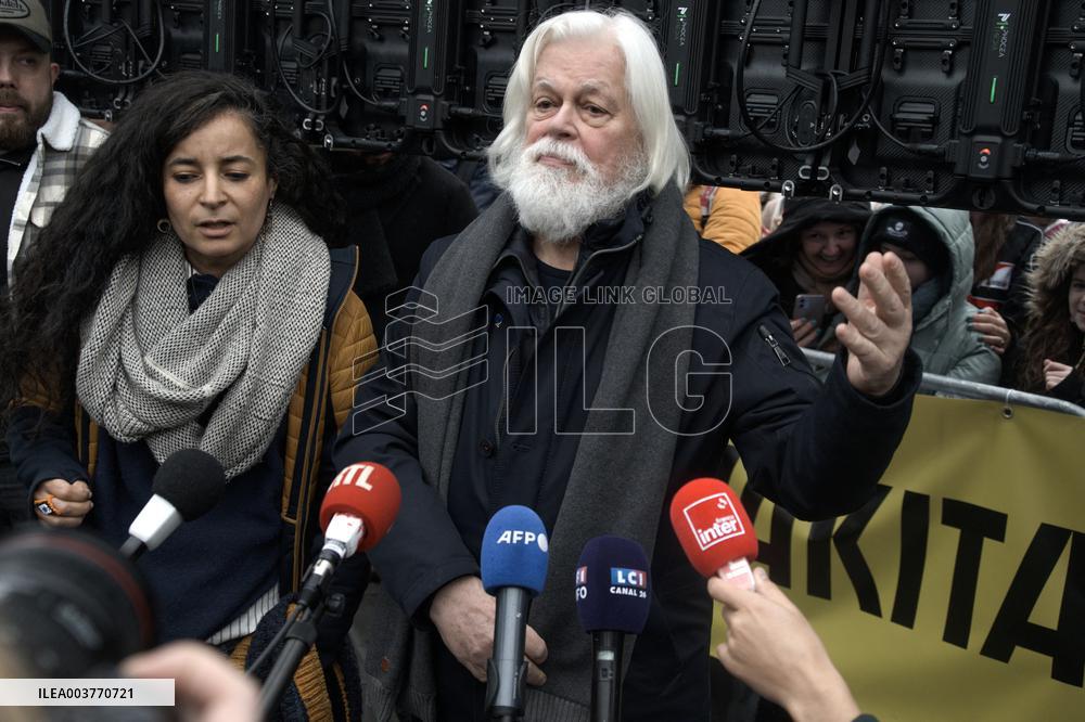 Paul Watson Celebrates Freedom With Supporters - Paris