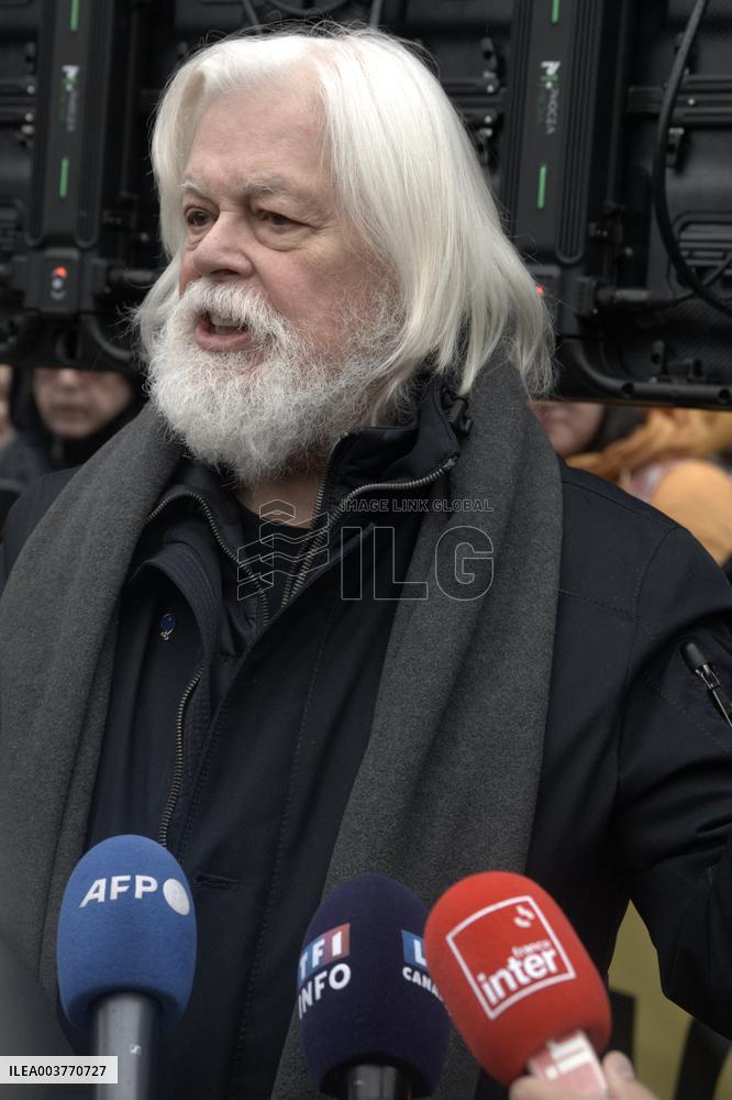 Paul Watson Celebrates Freedom With Supporters - Paris