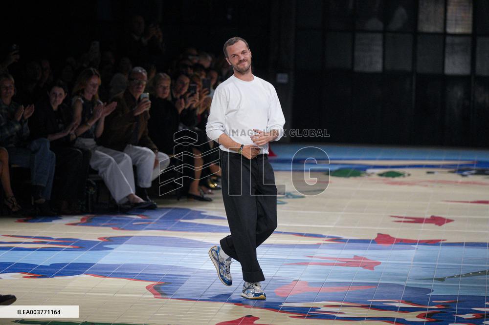 MFW - Bottega Veneta Runway