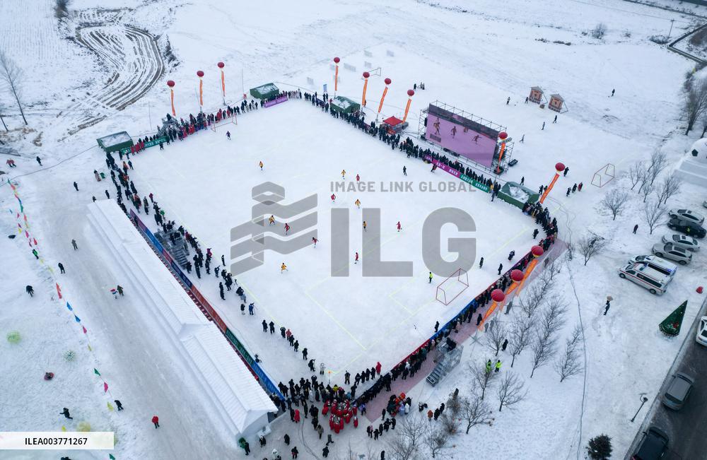 (SP)CHINA-JILIN-FOOTBALL-SNOWFIELD-VILLAGE SUPER LEAGUE-FRIENDLY MATCH
