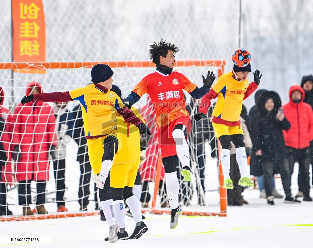 (SP)CHINA-JILIN-FOOTBALL-SNOWFIELD-VILLAGE SUPER LEAGUE-FRIENDLY MATCH