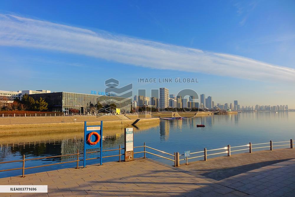 Strange Band Cloud in Qingdao