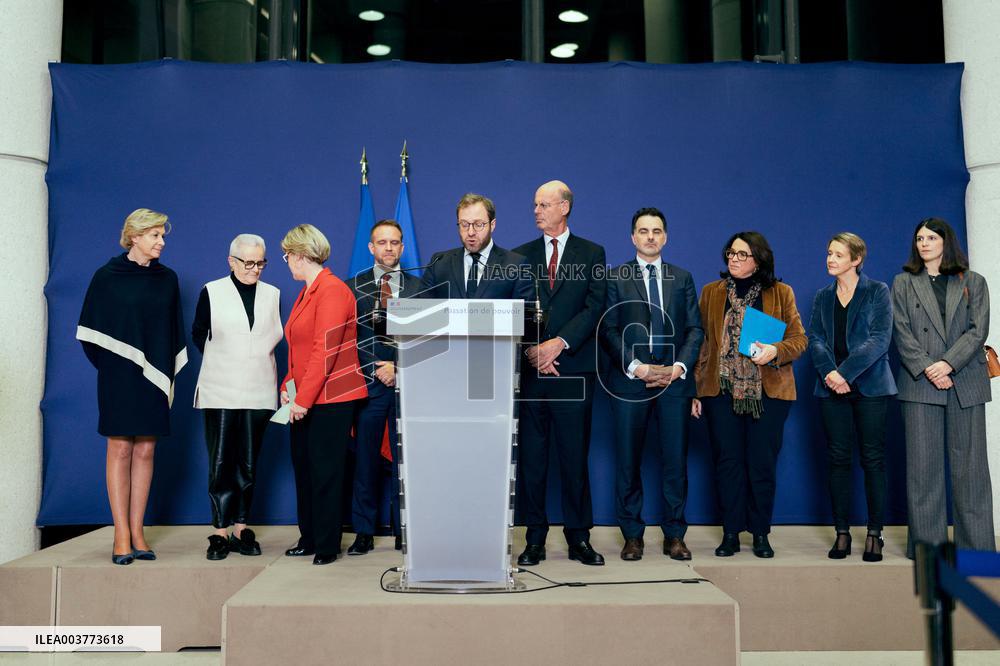 Handover Ceremony At Ministry Of The Economy And Finance - Paris AJ