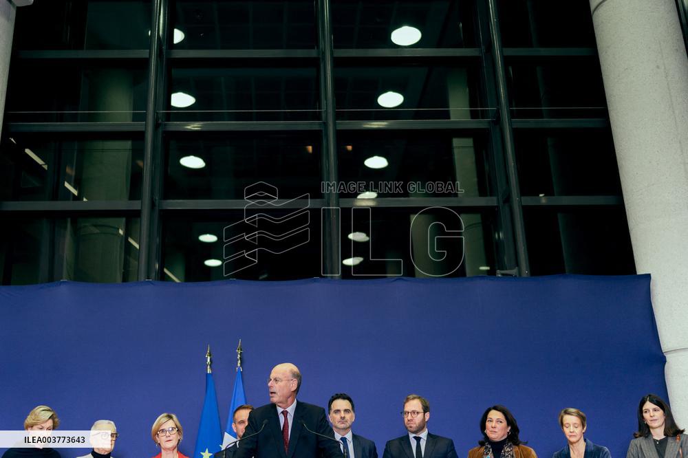 Handover Ceremony At Ministry Of The Economy And Finance - Paris AJ