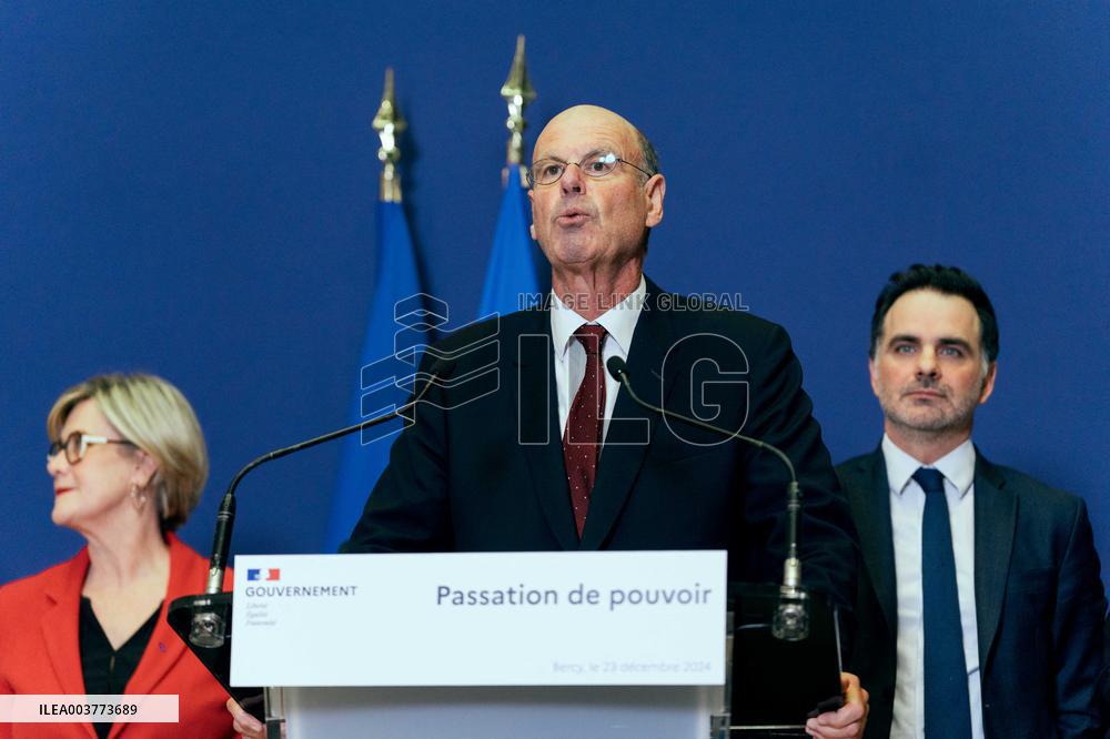 Handover Ceremony At Ministry Of The Economy And Finance - Paris AJ