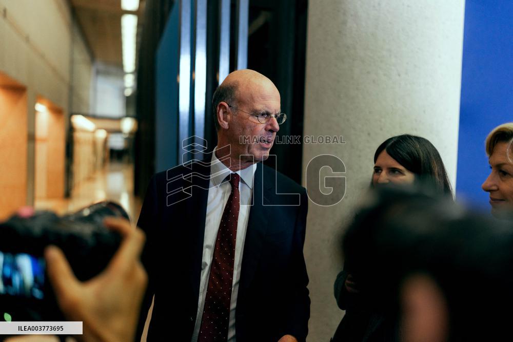 Handover Ceremony At Ministry Of The Economy And Finance - Paris AJ