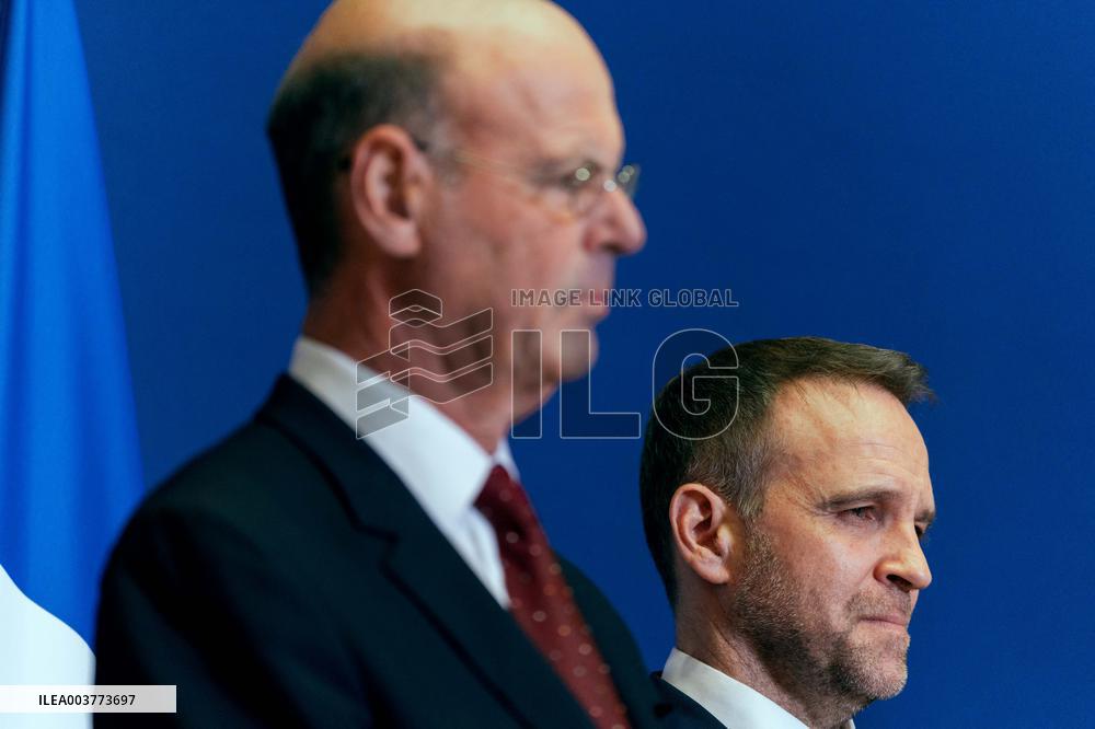 Handover Ceremony At Ministry Of The Economy And Finance - Paris AJ