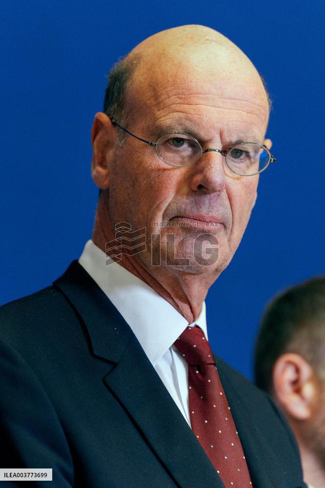 Handover Ceremony At Ministry Of The Economy And Finance - Paris AJ