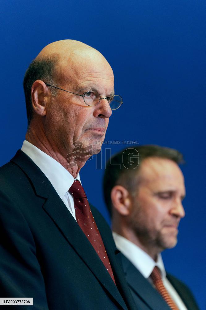 Handover Ceremony At Ministry Of The Economy And Finance - Paris AJ