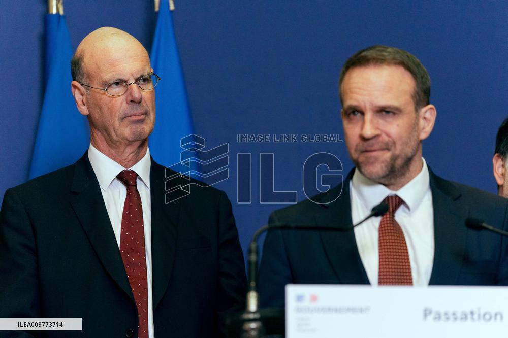 Handover Ceremony At Ministry Of The Economy And Finance - Paris AJ