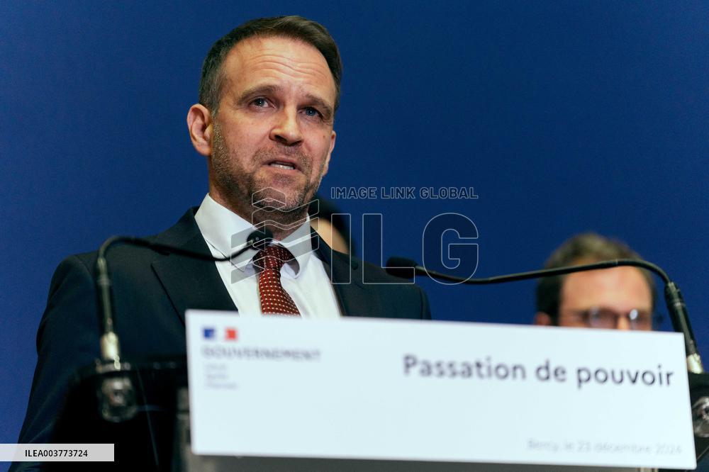 Handover Ceremony At Ministry Of The Economy And Finance - Paris AJ