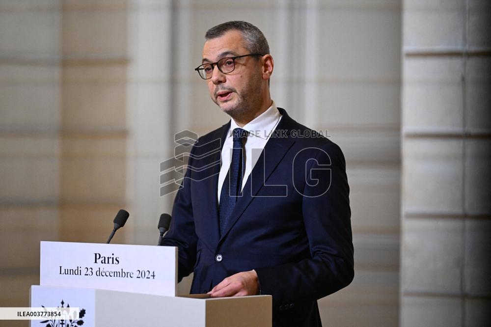 France Unveils New Government - Paris