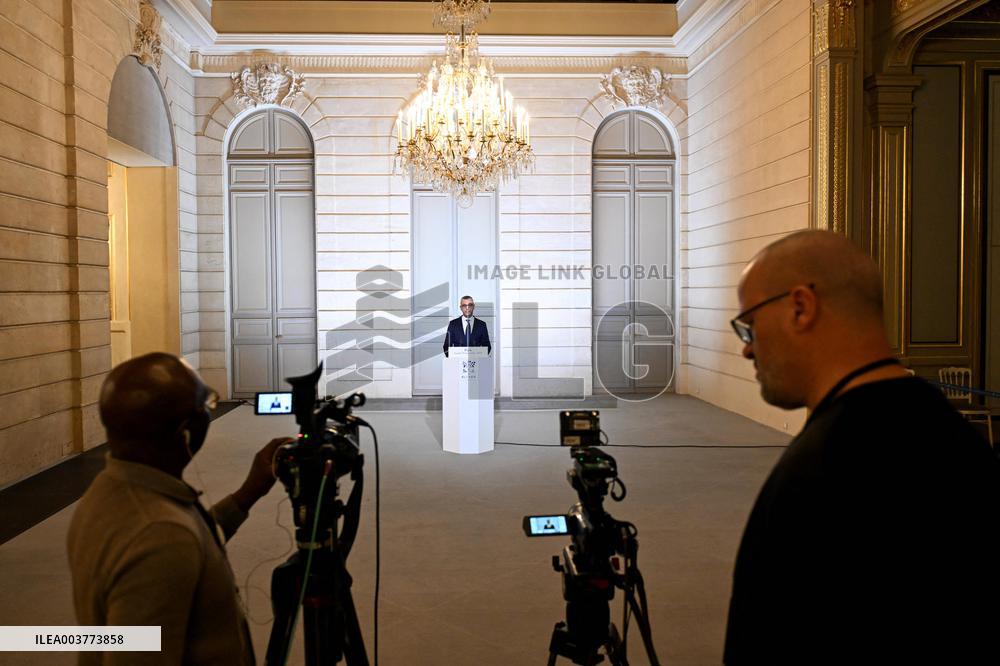 France Unveils New Government - Paris