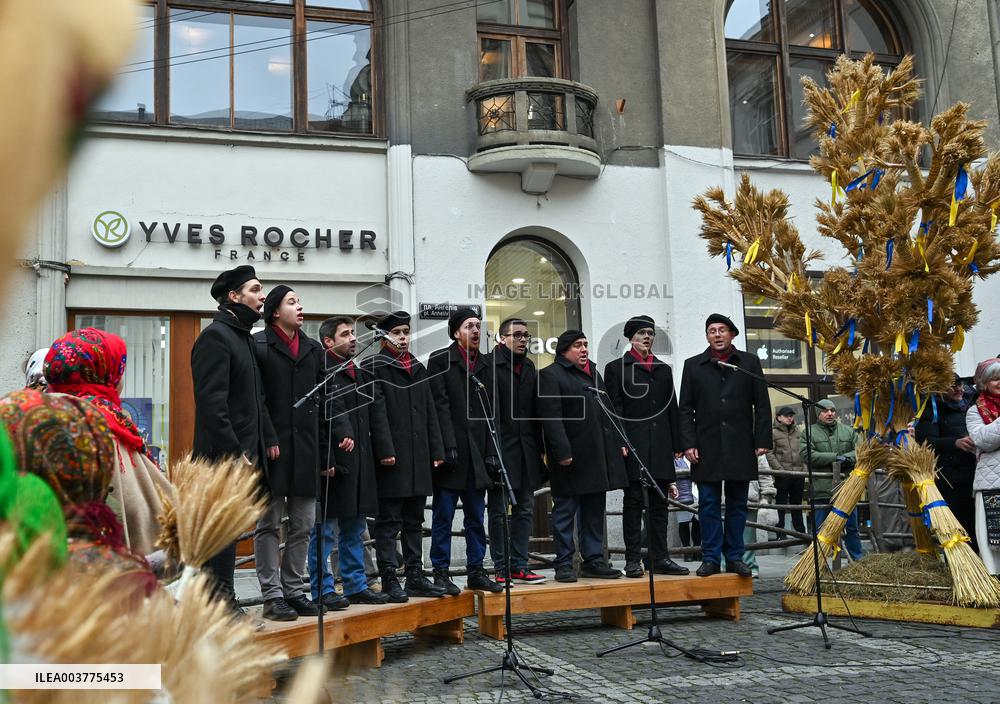 Christmas didukh installed in Kyiv
