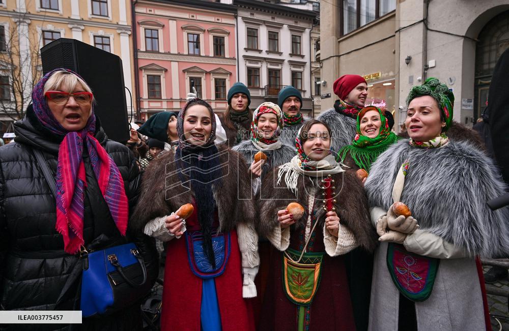 Christmas didukh installed in Kyiv