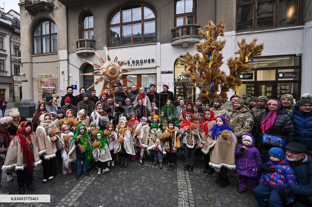 Christmas didukh installed in Kyiv