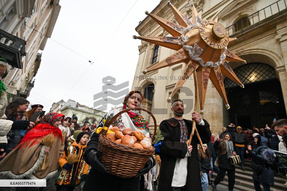 Christmas didukh installed in Kyiv