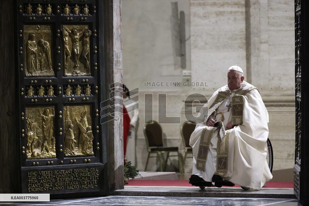 Pope Francis Opens Holy Door To Launch Jubilee 2025 - Vatican