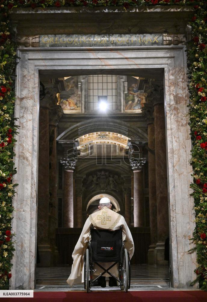 Pope Francis Opens Holy Door To Launch Jubilee 2025 - Vatican