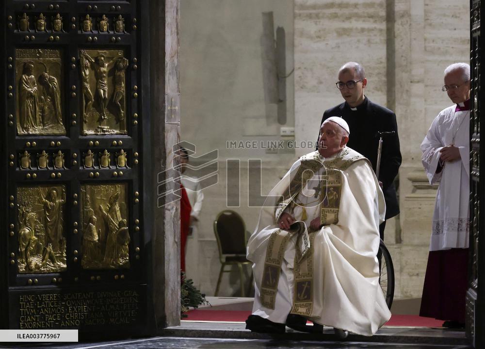 Pope Francis Opens Holy Door To Launch Jubilee 2025 - Vatican
