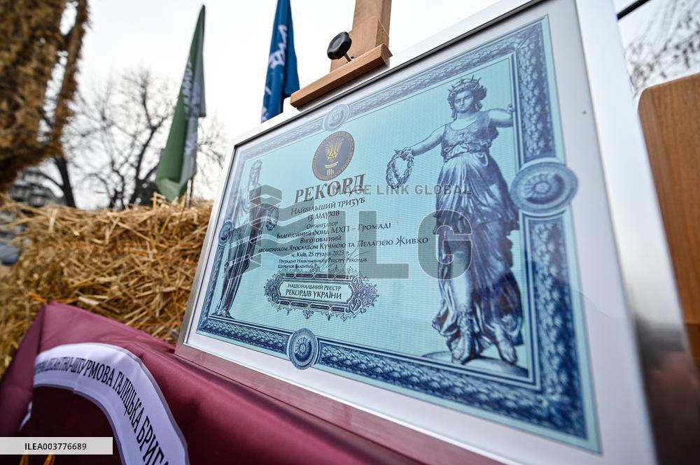 Ukraines coat of arms made of didukhs installed in Lviv